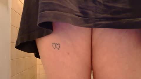 Snapshot of x2kayx2 chatting on November 12, 2025, 8:37 am x2kayx2 online show from November 12, 2025, 8:37 am