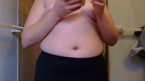 Snapshot of x2kayx2 chatting on November 22, 2025, 8:08 pm x2kayx2 online show from November 22, 2025, 8:08 pm