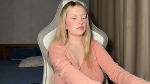 eva online show from November 30, 2025, 4:33 pm