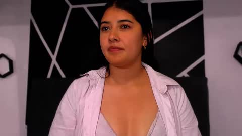 Adeline online show from November 4, 2025, 10:09 pm