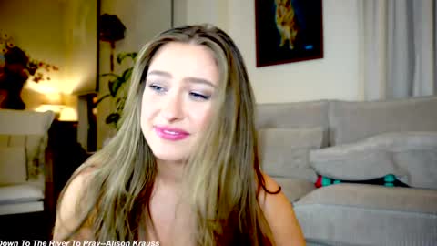 Lily online show from February 4, 2025, 4:26 am