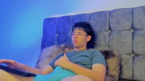 Snapshot of x_miller chatting on September 16, 2025, 6:03 am x_miller online show from September 16, 2025, 6:03 am