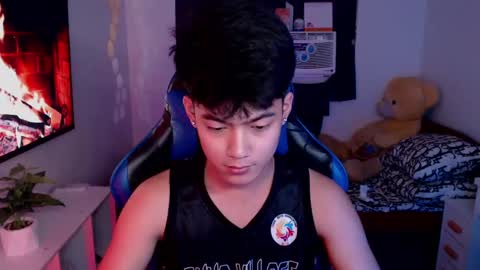 Prince Aldrian  online show from February 19, 2025, 5:49 am