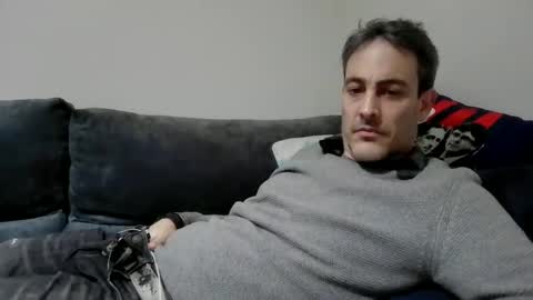 xalegarmax online show from February 6, 2025, 9:49 pm