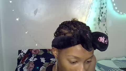Snapshot of xalia_caramel chatting on November 21, 2025, 8:29 pm Alexa online show from November 21, 2025, 8:29 pm