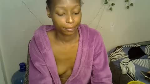 Snapshot of xalia_caramel chatting on January 9, 2026, 1:41 am Alexa online show from January 9, 2026, 1:41 am