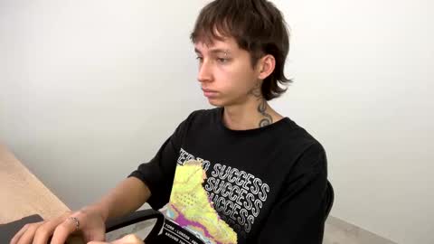 Snapshot of xamyu chatting on March 4, 2025, 8:27 pm Xam online show from March 4, 2025, 8:27 pm