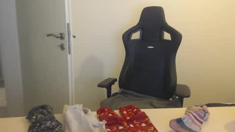 Snapshot of xaphan2k chatting on December 1, 2025, 6:29 am Joe online show from December 1, 2025, 6:29 am