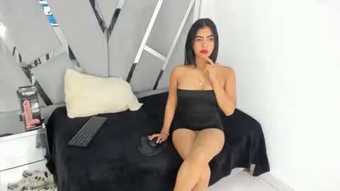 xayaht online show from November 18, 2025, 12:53 pm