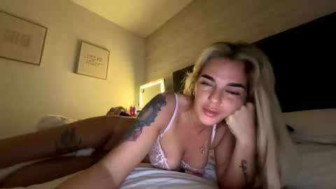 xbabycazxx online show from April 6, 2026, 9:49 pm