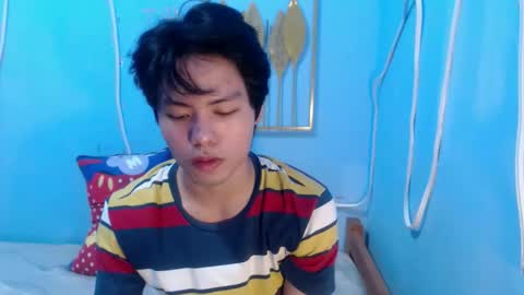 xcharls08 online show from May 17, 2026, 7:06 am