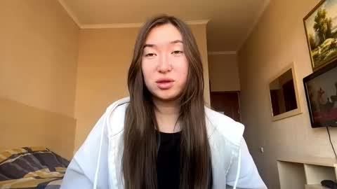 Mia online show from March 12, 2026, 7:58 am