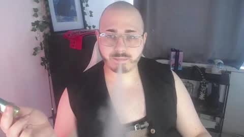 Snapshot of xfabian_love chatting on September 10, 2025, 9:42 am F A B I A N online show from September 10, 2025, 9:42 am