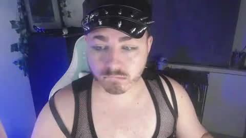 Snapshot of xfabian_love chatting on September 17, 2025, 6:09 pm F A B I A N online show from September 17, 2025, 6:09 pm