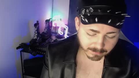 Snapshot of xfabian_love chatting on October 8, 2025, 5:21 pm F A B I A N online show from October 8, 2025, 5:21 pm