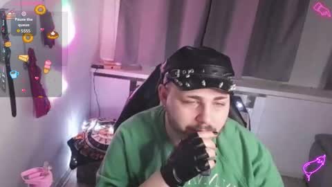 Snapshot of xfabian_love chatting on November 28, 2025, 6:32 pm F A B I A N online show from November 28, 2025, 6:32 pm