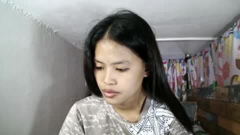 xgurlxlaloox online show from May 4, 2026, 1:01 am