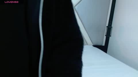 Snapshot of xhotdesire_fx chatting on March 7, 2025, 4:02 am Marco and Veronica online show from March 7, 2025, 4:02 am