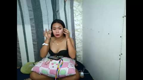 xhottiecausin2324 online show from March 29, 2026, 2:17 pm