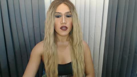 GWEN THOMPSON .......   online show from December 9, 2024, 8:54 pm