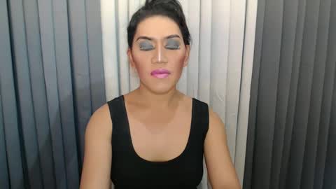 GWEN THOMPSON .......   online show from December 25, 2024, 11:31 pm