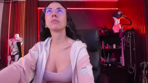 XiaQueen   I M online show from December 20, 2025, 12:34 pm