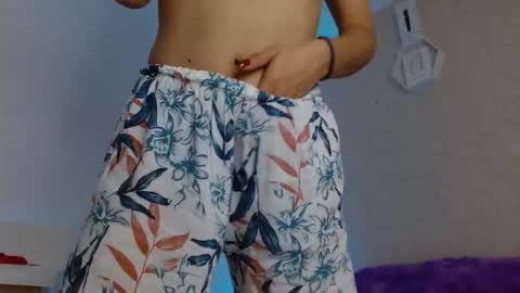 Snapshot of xime_stone chatting on November 6, 2025, 1:45 pm Xime online show from November 6, 2025, 1:45 pm