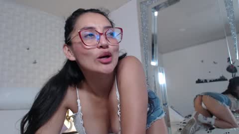 ximena suarez online show from February 6, 2025, 7:56 am