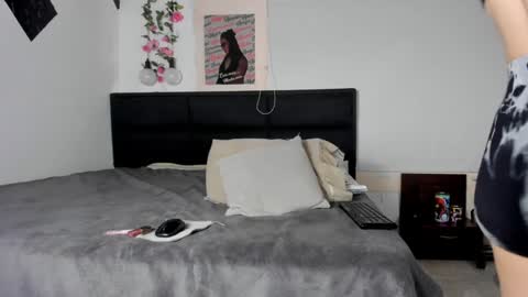 ximtia online show from December 4, 2024, 1:20 pm