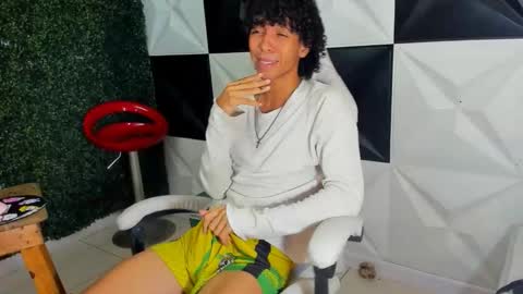 xion_ez online show from December 18, 2025, 9:54 pm