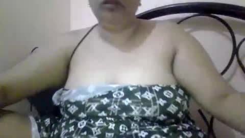 Snapshot of xjuicytits chatting on May 18, 2026, 10:37 pm xjuicytits online show from May 18, 2026, 10:37 pm