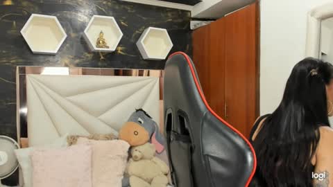 Snapshot of xlmena_slut chatting on January 3, 2025, 4:11 am Ximena online show from January 3, 2025, 4:11 am