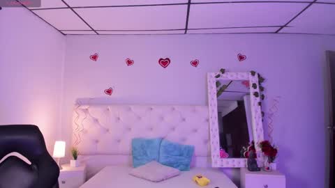 Snapshot of xlmena_slut chatting on February 26, 2025, 1:53 am Ximena online show from February 26, 2025, 1:53 am