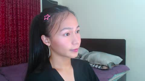 Snapshot of xlovely_destinyx chatting on March 11, 2025, 5:16 am Alice online show from March 11, 2025, 5:16 am