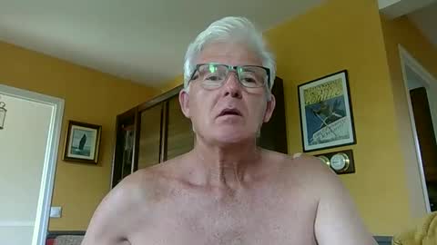 Snapshot of xmaeg3 chatting on May 28, 2026, 9:17 am xmaeg3 online show from May 28, 2026, 9:17 am