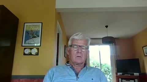 Snapshot of xmaeg3 chatting on June 1, 2026, 8:27 am xmaeg3 online show from June 1, 2026, 8:27 am