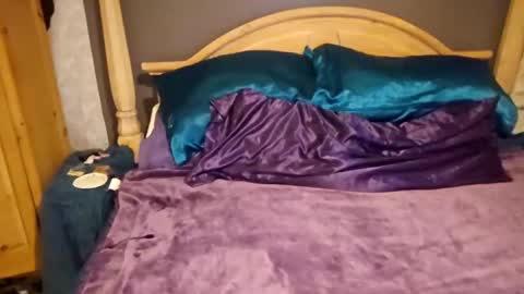 Snapshot of xmombodxdadbodx chatting on September 19, 2025, 12:56 am xmombodxdadbodx online show from September 19, 2025, 12:56 am