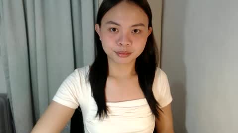 Snapshot of xo_worth_it chatting on February 16, 2026, 11:50 am nathalie online show from February 16, 2026, 11:50 am