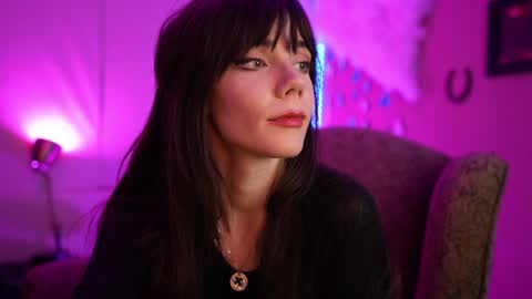 Bella Bondai online show from January 15, 2025, 10:27 am