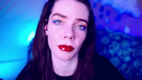 Bella Bondai online show from September 18, 2025, 2:57 am