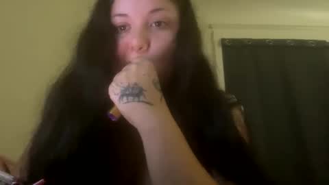 Snapshot of xocrybaby chatting on September 28, 2025, 10:04 pm xocrybaby online show from September 28, 2025, 10:04 pm