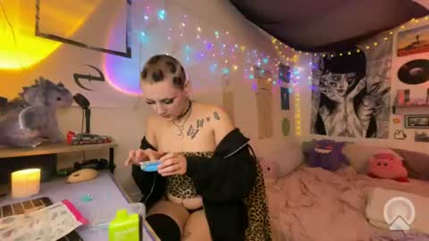 xolavender online show from July 29, 2026, 3:26 am