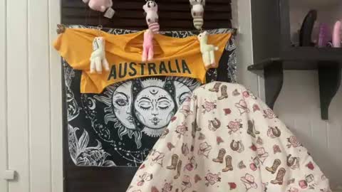 xopeachybaby online show from June 17, 2026, 5:10 am