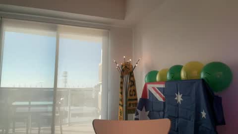 xopeachybaby online show from June 22, 2026, 5:37 am