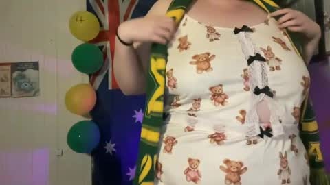 xopeachybaby online show from July 7, 2026, 6:58 am