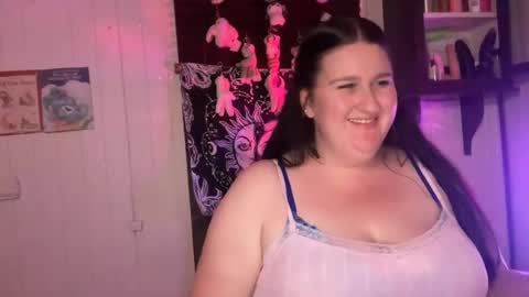 xopeachybaby online show from July 27, 2026, 11:28 am