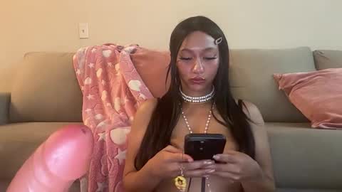 mia online show from May 24, 2026, 10:15 pm