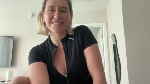 jenn online show from June 15, 2026, 5:04 pm