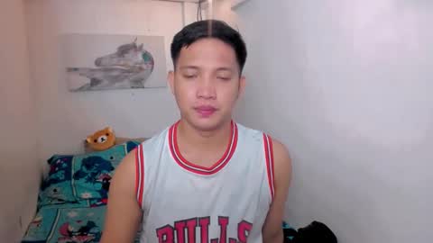 xsebastian19 online show from April 28, 2026, 5:18 pm