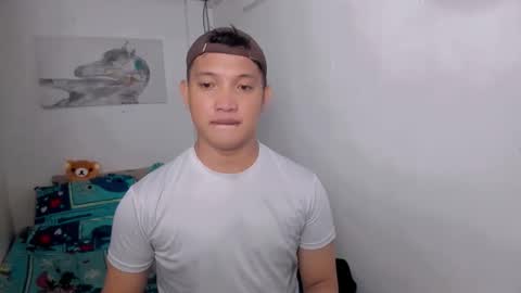 Snapshot of xsebastian19 chatting on May 1, 2026, 9:47 am xsebastian19 online show from May 1, 2026, 9:47 am